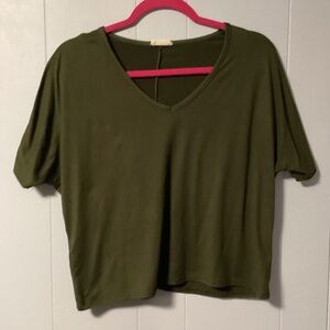 Women’s Olivia Rae Olive Green Short Sleeve Medium V Neck Tee